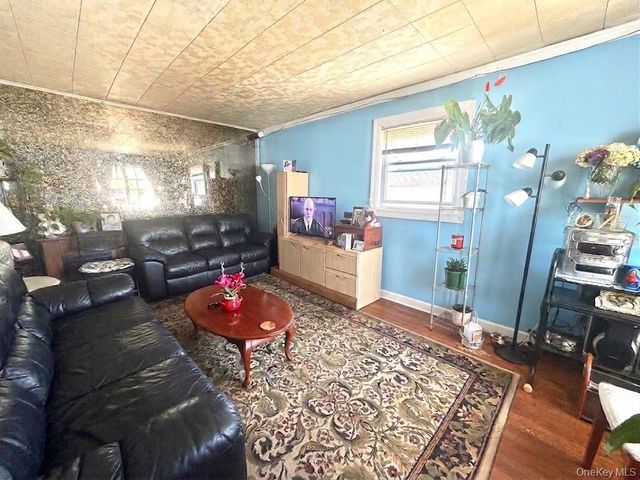 1112 McKenna Place, Uniondale, NY 11553