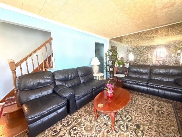 1112 McKenna Place, Uniondale, NY 11553