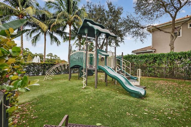 6720 Osage Circle, West Palm Beach, FL 33413