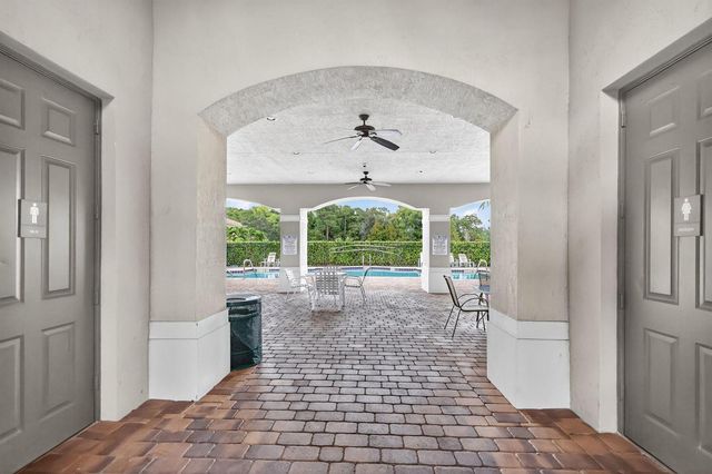 6720 Osage Circle, West Palm Beach, FL 33413