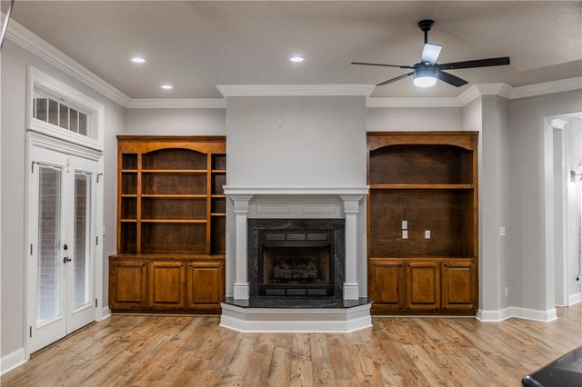 2104 Caribou Lane, Elm Springs, AR 72762