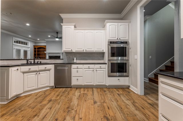 2104 Caribou Lane, Elm Springs, AR 72762