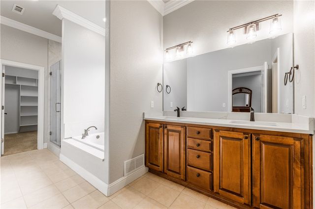 2104 Caribou Lane, Elm Springs, AR 72762