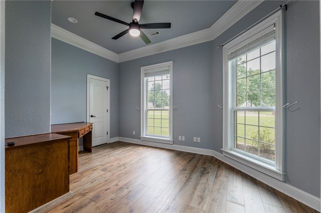2104 Caribou Lane, Elm Springs, AR 72762