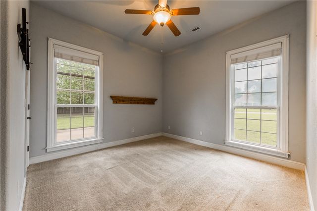 2104 Caribou Lane, Elm Springs, AR 72762