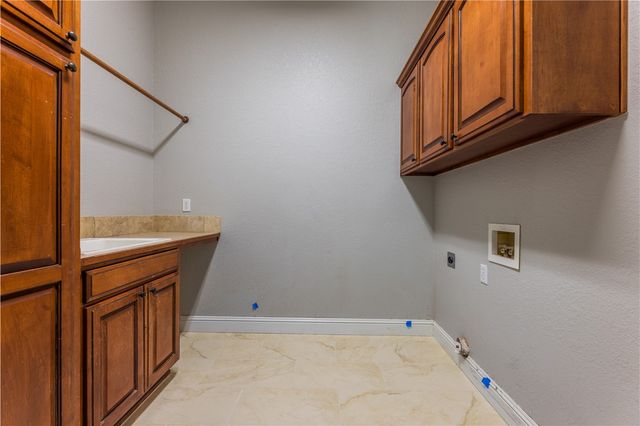 2104 Caribou Lane, Elm Springs, AR 72762