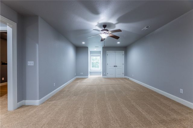 2104 Caribou Lane, Elm Springs, AR 72762