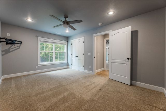 2104 Caribou Lane, Elm Springs, AR 72762