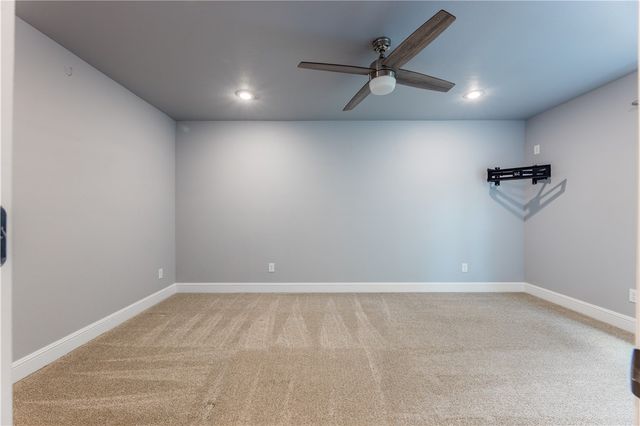 2104 Caribou Lane, Elm Springs, AR 72762