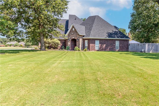 2104 Caribou Lane, Elm Springs, AR 72762