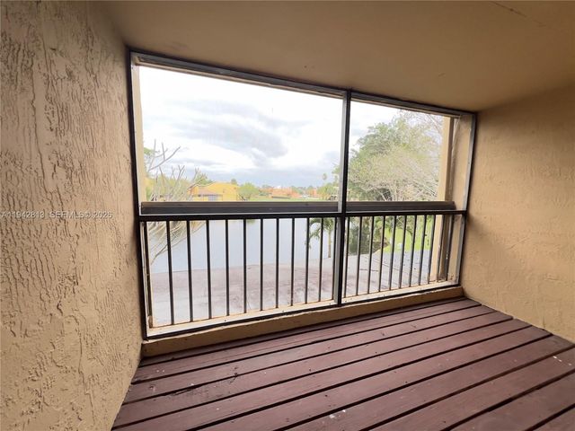 1471 NW 94th Ave 240, Pembroke Pines, FL 33024