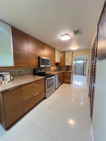 1471 NW 94th Ave 240, Pembroke Pines, FL 33024