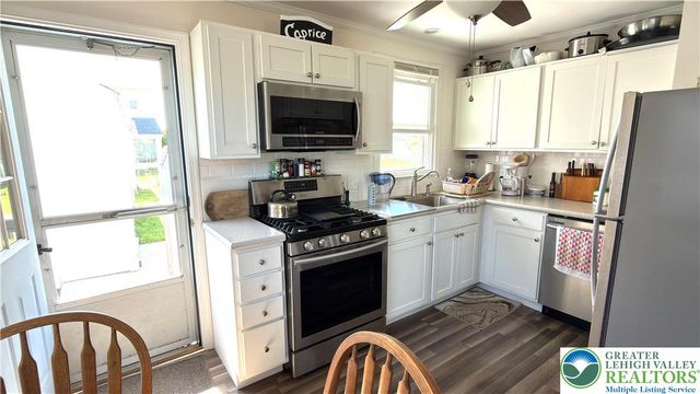 462 Maple Road, Hellertown Boro, PA 18055