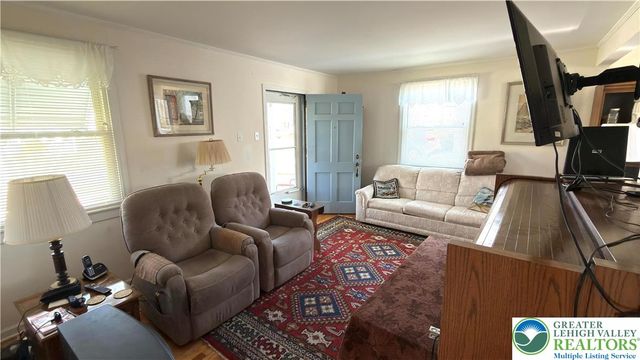 462 Maple Road, Hellertown Boro, PA 18055