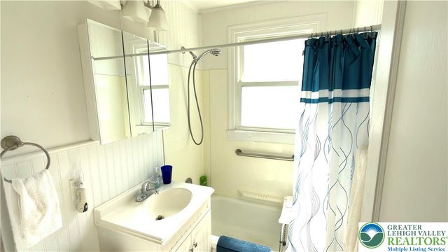 462 Maple Road, Hellertown Boro, PA 18055
