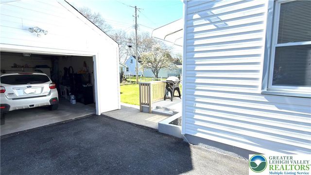 462 Maple Road, Hellertown Boro, PA 18055