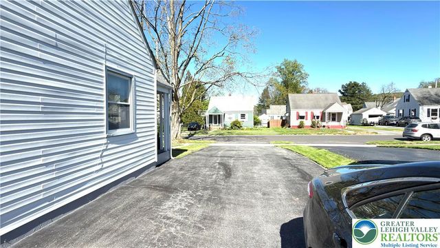 462 Maple Road, Hellertown Boro, PA 18055