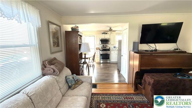 462 Maple Road, Hellertown Boro, PA 18055