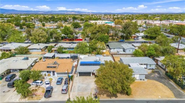 1021 W Avenue J13, Lancaster, CA 93534