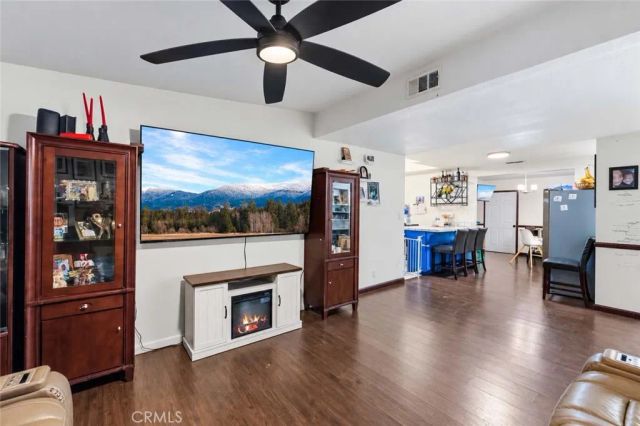1021 W Avenue J13, Lancaster, CA 93534