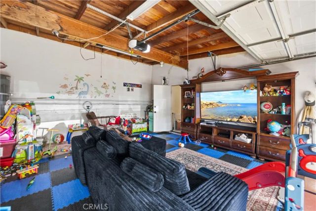 1021 W Avenue J13, Lancaster, CA 93534