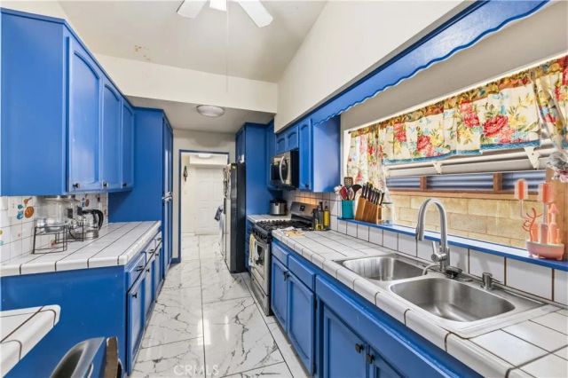 1021 W Avenue J13, Lancaster, CA 93534