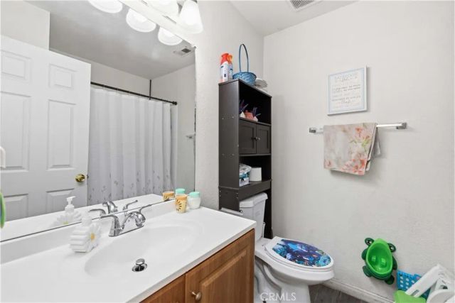 1021 W Avenue J13, Lancaster, CA 93534