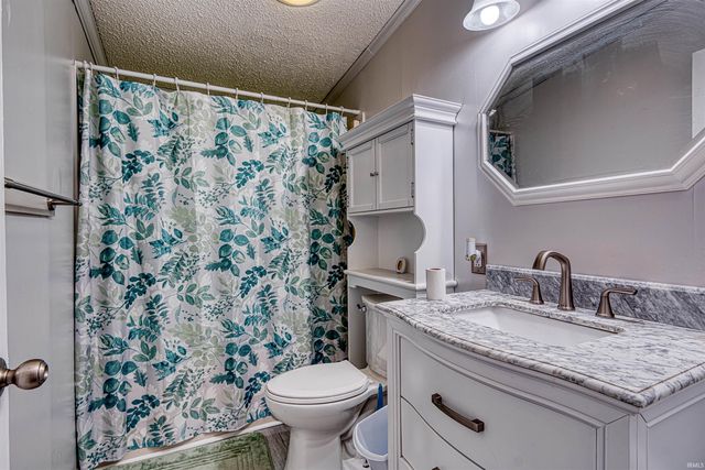 11101 Country Homes Drive, Evansville, IN 47712