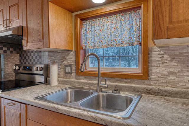 11101 Country Homes Drive, Evansville, IN 47712