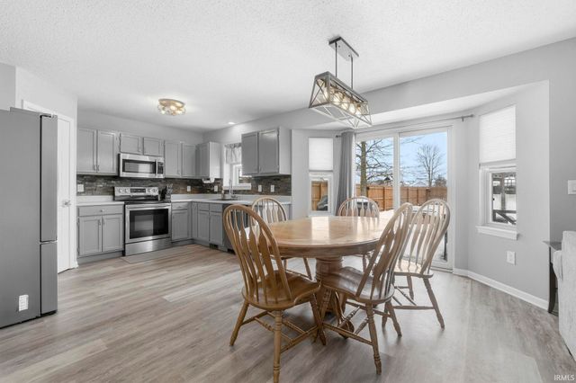 3007 Pomeroy Place, Fort Wayne, IN 46818