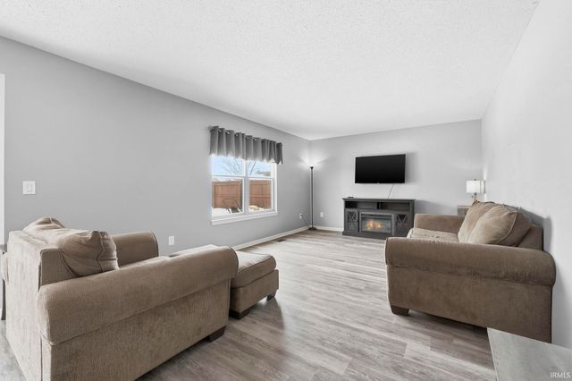 3007 Pomeroy Place, Fort Wayne, IN 46818