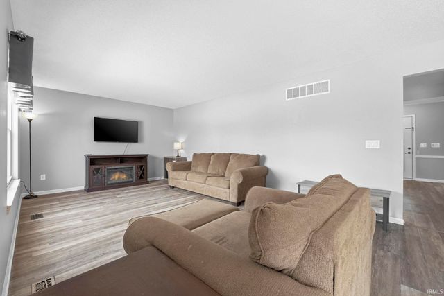 3007 Pomeroy Place, Fort Wayne, IN 46818