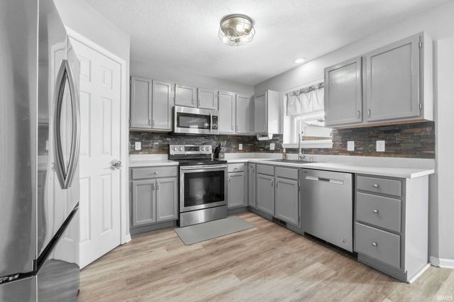 3007 Pomeroy Place, Fort Wayne, IN 46818