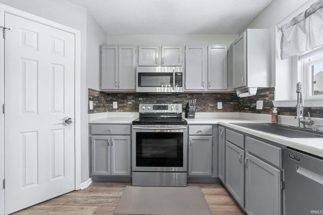 3007 Pomeroy Place, Fort Wayne, IN 46818