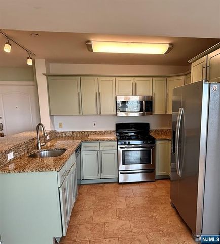 132 Union Avenue 405A, East Rutherford, NJ 07073