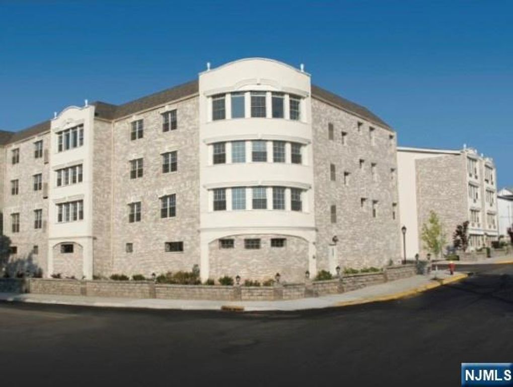 132 Union Avenue 405A, East Rutherford, NJ 07073