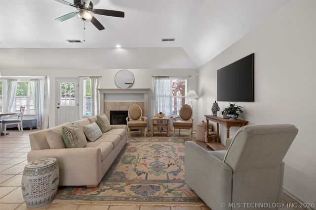 12429 S 99th East Avenue, Bixby, OK 74008