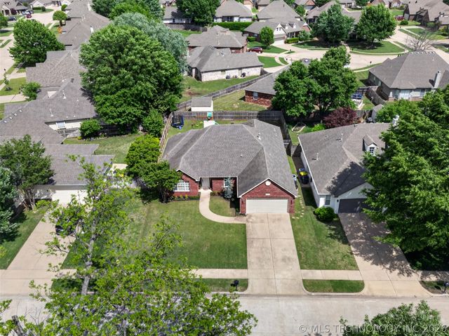 12429 S 99th East Avenue, Bixby, OK 74008