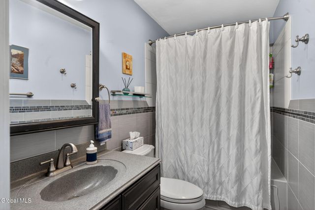 7 Dahlem Boulevard, Colonie, NY 12205