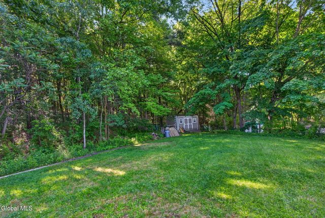 7 Dahlem Boulevard, Colonie, NY 12205