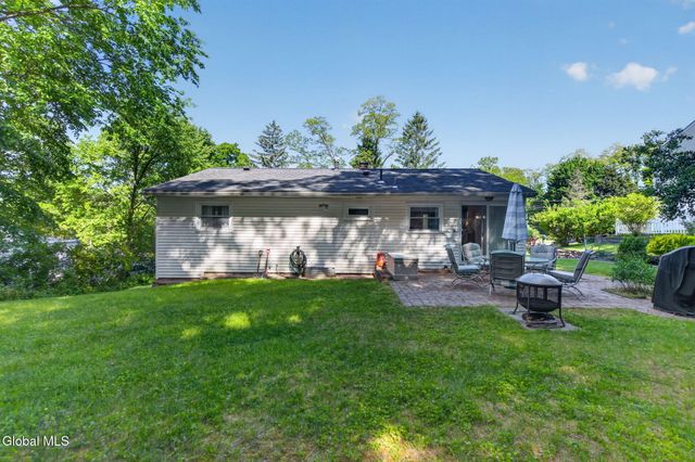 7 Dahlem Boulevard, Colonie, NY 12205