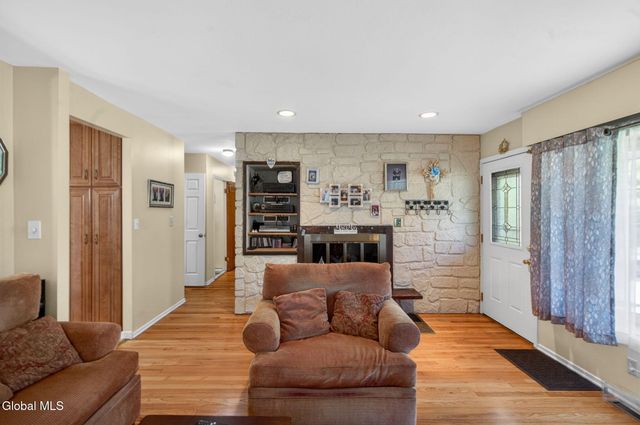 7 Dahlem Boulevard, Colonie, NY 12205