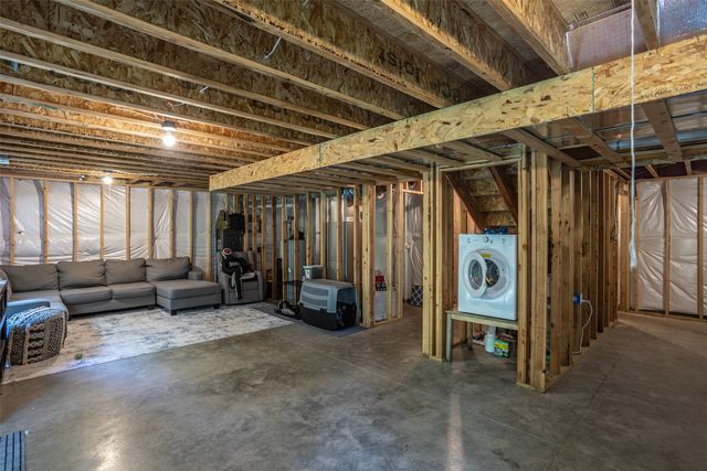 212 Rellim Drive, Norwalk, IA 50211