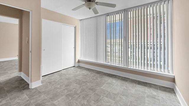 1008 Washington Boulevard 1, Oak Park, IL 60302