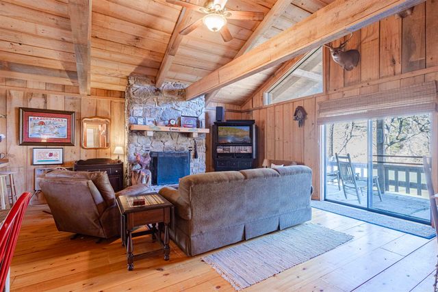 947 Saddler Falls Road, Mammoth Spring, AR 72554