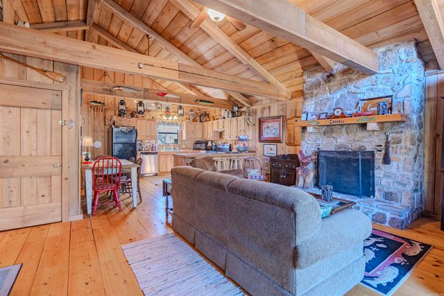 947 Saddler Falls Road, Mammoth Spring, AR 72554