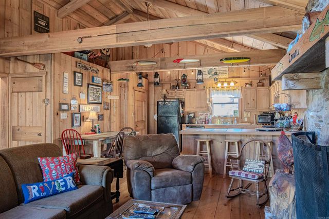 947 Saddler Falls Road, Mammoth Spring, AR 72554