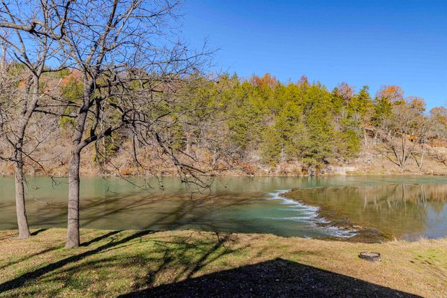 947 Saddler Falls Road, Mammoth Spring, AR 72554