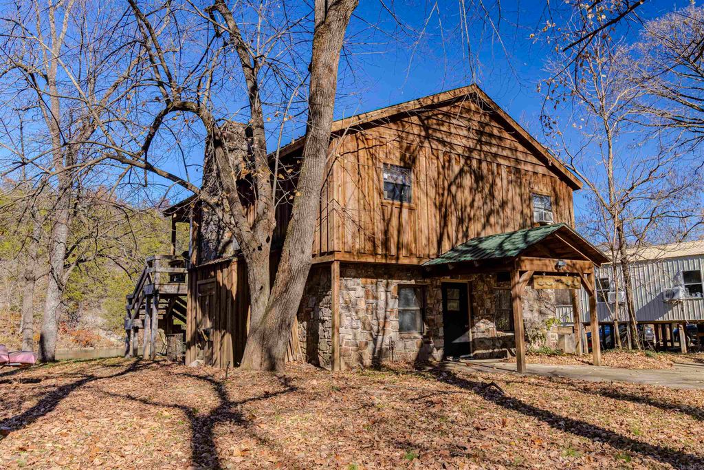 947 Saddler Falls Road, Mammoth Spring, AR 72554