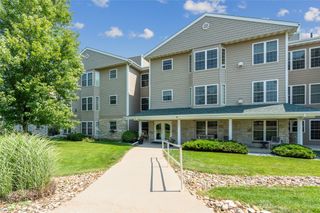 711 16th Avenue U203, Grinnell, IA 50112